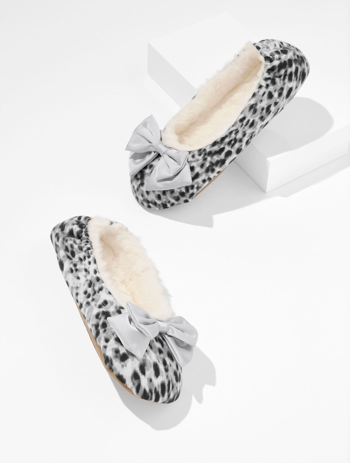 Talbots LENA BOW SLIPPERS - SWIRLY ANIMAL